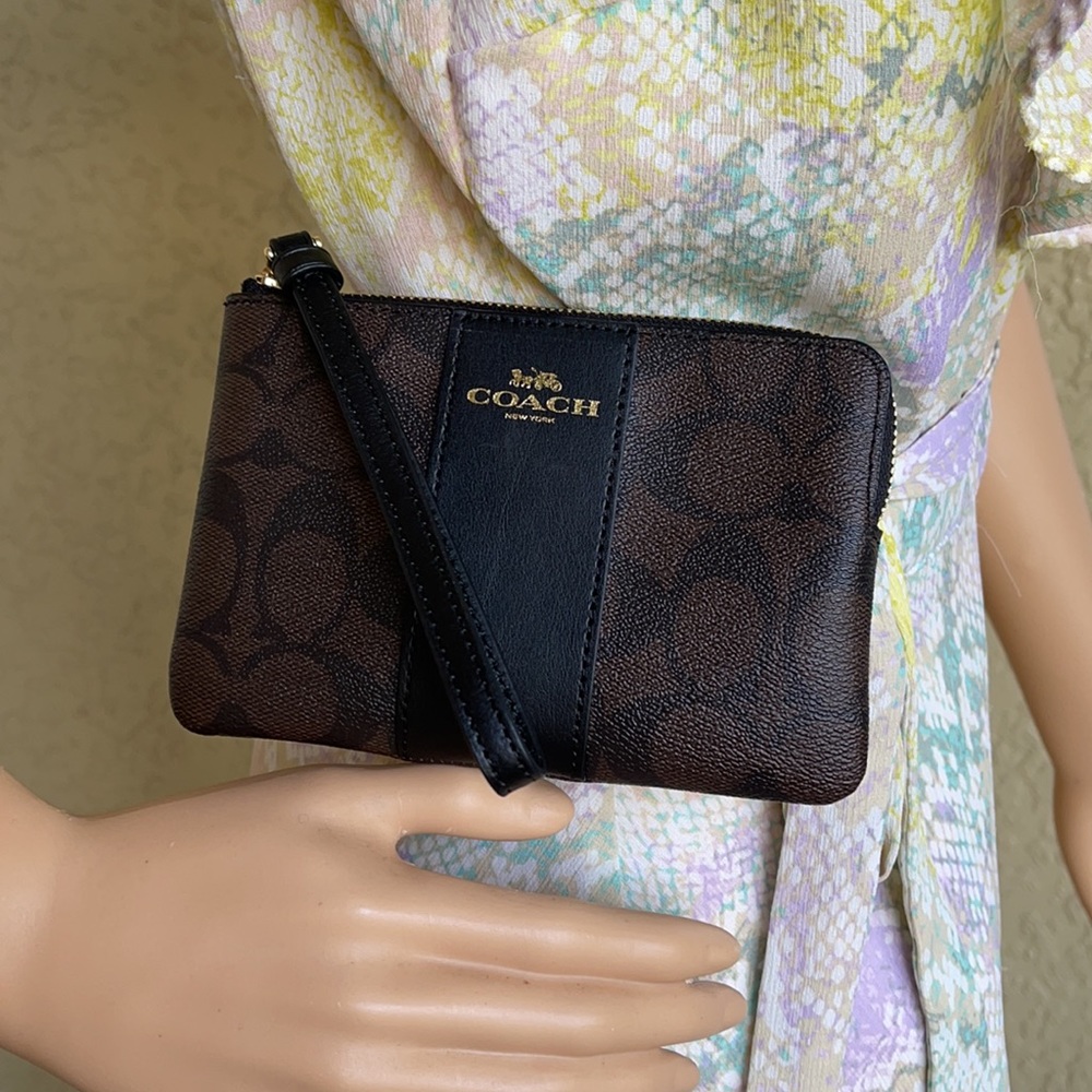 Coach Corner Zip Wristlet In Signature Canvas - Picture 14 of 16